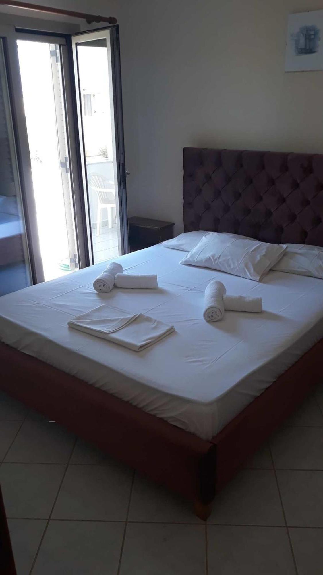 Pela Apartments Сіссяв Екстер'єр фото